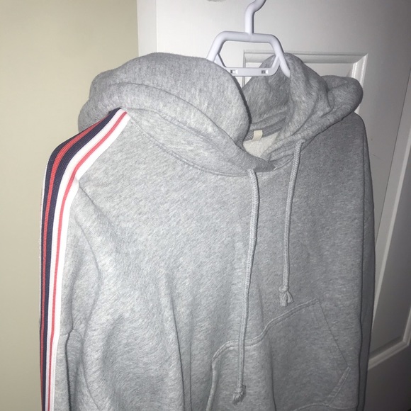 Aritzia/TNA sweater - Picture 3 of 3